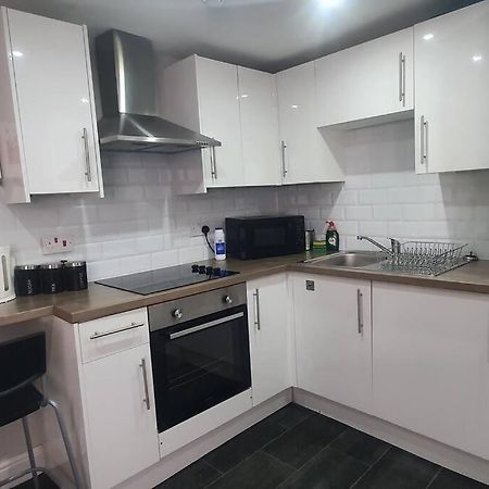 קארדיף 1 Bedroom Flat, Sleeps Up To 5Ppl, City Center מראה חיצוני תמונה